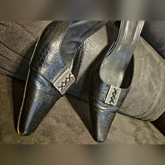 HAROLDS black leather kitten heel Mules sz9.5 - Picture 5 of 10